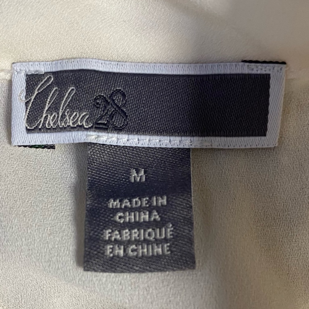 Chelsea28 sleeveless high neckline blouse size medium - Picture 4 of 7